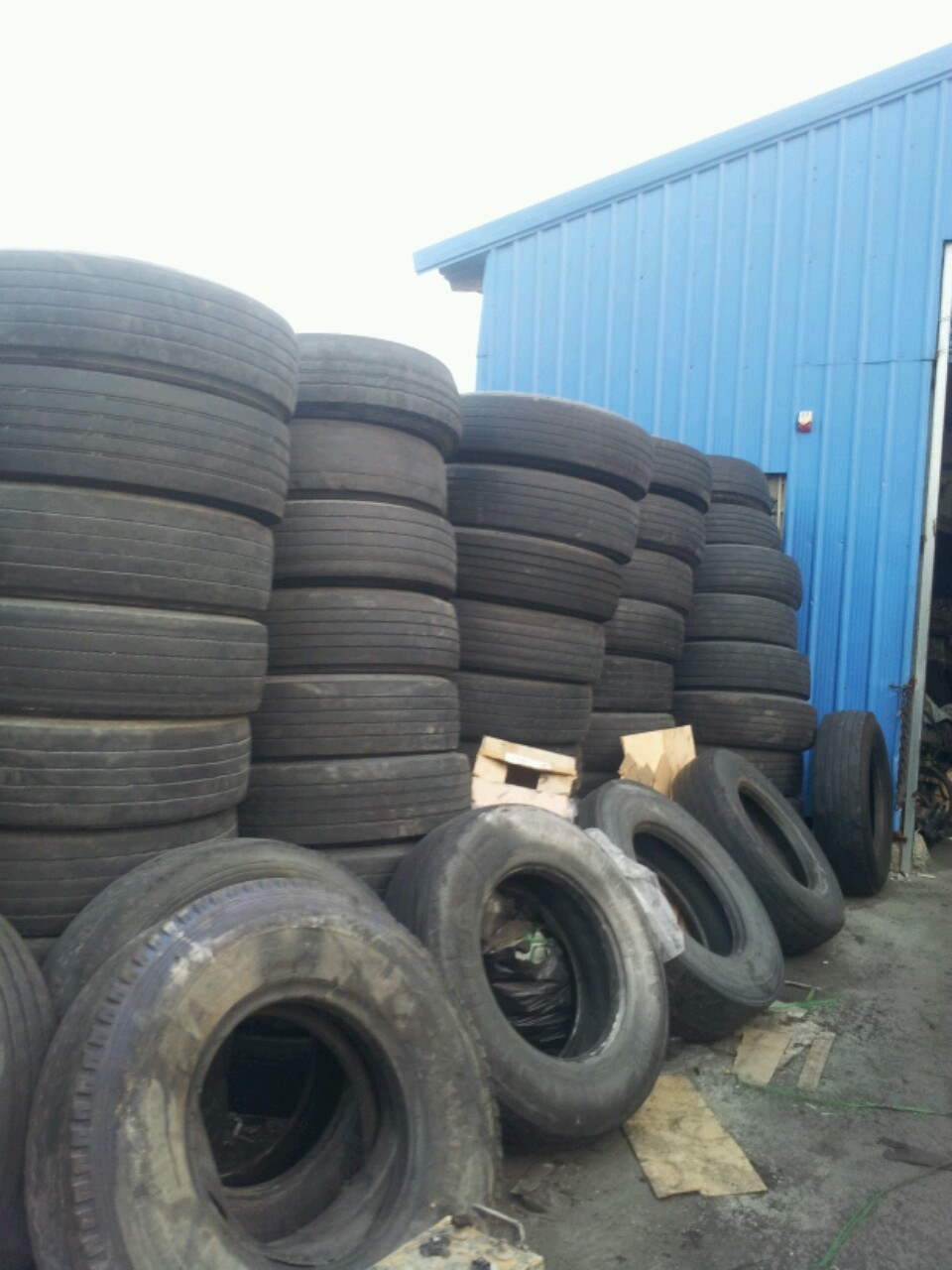 二手卡車輪胎 80R22.5 For 1container 40